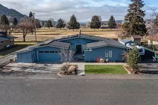 183 NE Marmot Ln, Prineville, OR 97754 - Photo 1