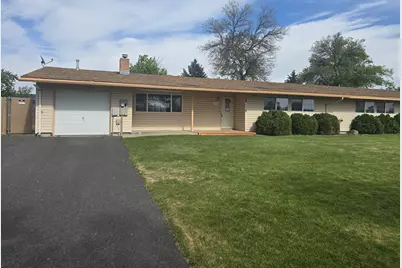 10631 Kincheloe Avenue, Klamath Falls, OR 97603 - Photo 1