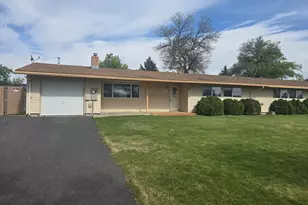 10631 Kincheloe Ave, Klamath Falls, OR 97603 - Photo 1