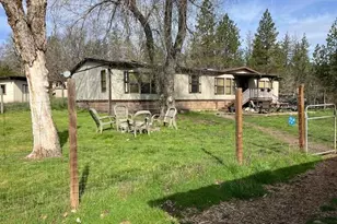5845 Rhodes Ln, Eagle Point, OR 97524 - Photo 1