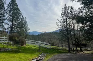 1284 Jaynes Dr, Grants Pass, OR 97527 - Photo 1