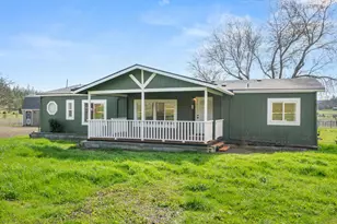 533 Chateau Dr, Eagle Point, OR 97524 - Photo 1