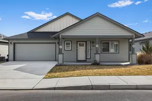 744 NE Brookstone Dr, Prineville, OR 97754 - Photo 1