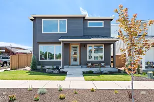 21177 NE Beall Dr, Bend, OR 97701 - Photo 1