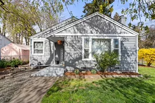 244 NE B St, Grants Pass, OR 97526 - Photo 1