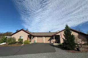 415 Marion Ln, Grants Pass, OR 97527 - Photo 1