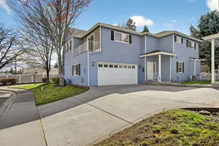262 Meadow Dr, Ashland, OR 97520 - Photo 1