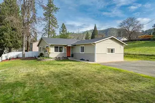 114 Short St, Rogue River, OR 97537 - Photo 1
