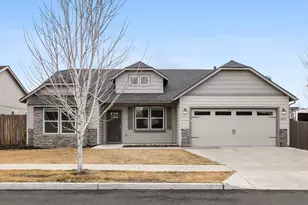 2433 NW Hazelwood Ave, Redmond, OR 97756 - Photo 1