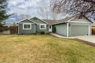 1071 NE Locksley Dr, Bend, OR 97701 - Photo 1