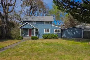 814 NW C St, Grants Pass, OR 97526 - Photo 1