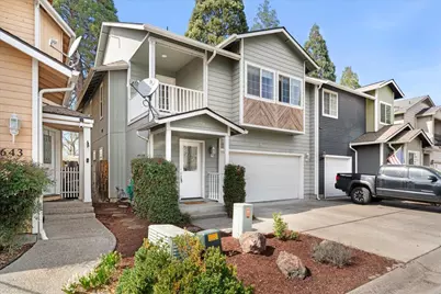 647 Shadow Way, Central Point, OR 97502 - Photo 1