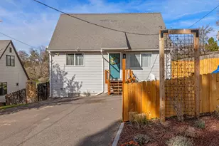 2030 Sargent Ave, Klamath Falls, OR 97601 - Photo 1