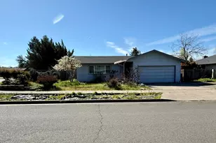 2084 Temple Dr, Medford, OR 97504 - Photo 1