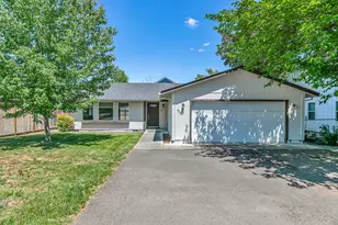820 Garfield St, Medford, OR 97501 - Photo 1