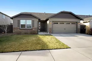2378 NW Kingwood Ave, Redmond, OR 97756 - Photo 1