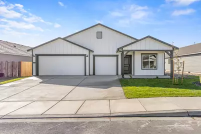 432 NW Monte Vista Avenue #125, Madras, OR 97741 - Photo 1