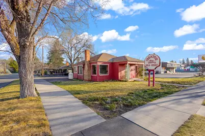 1040 NW Galveston Avenue, Bend, OR 97703 - Photo 1