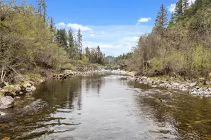 3134 W Evans Creek Rd, Rogue River, OR 97537 - Photo 1