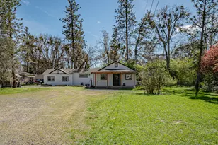 549 Wilson Rd, Central Point, OR 97502 - Photo 1