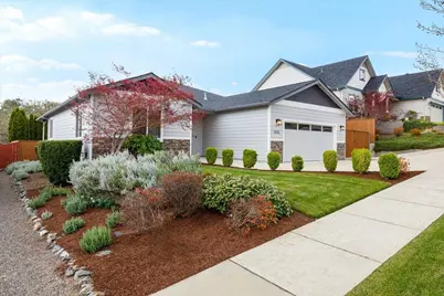 1025 McPhearson Lane, Medford, OR 97504 - Photo 1