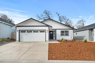 221 Christopher Way, Talent, OR 97540 - Photo 1