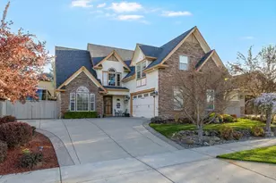 3773 Creek View Dr, Medford, OR 97504 - Photo 1