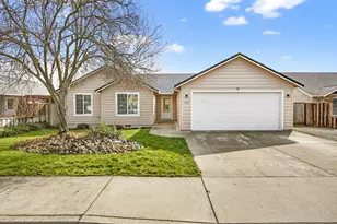 426 Westminster Dr, Eagle Point, OR 97524 - Photo 1