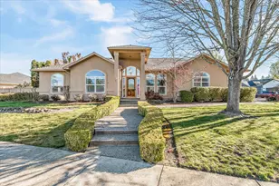 235 Prairie Landing Dr, Eagle Point, OR 97524 - Photo 1