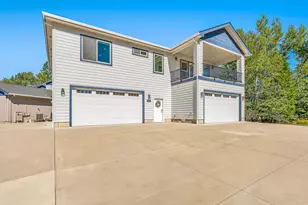 302 Penny Ln, Shady Cove, OR 97539 - Photo 1