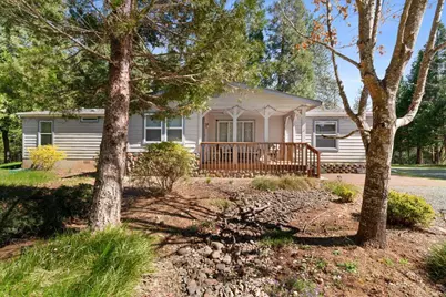 525 Templin Avenue, Grants Pass, OR 97526 - Photo 1