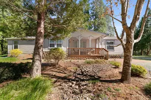 525 Templin Ave, Grants Pass, OR 97526 - Photo 1