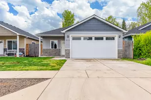 855 Tannin Dr, Medford, OR 97501 - Photo 1