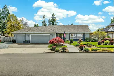1562 Ridge Way, Medford, OR 97504 - Photo 1