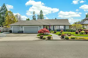 1562 Ridge Way, Medford, OR 97504 - Photo 1