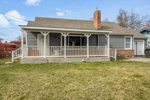 3854 Summers Ln, Klamath Falls, OR 97603 - Photo 1