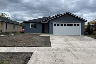 2481 Brady Way, Medford, OR 97501 - Photo 1
