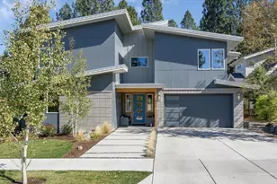 2048 NW Shiraz Ct, Bend, OR 97703 - Photo 1