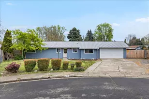 413 Emerald Cir, Medford, OR 97501 - Photo 1