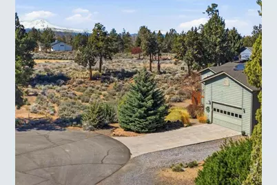20784 Arago Circle, Bend, OR 97703 - Photo 1