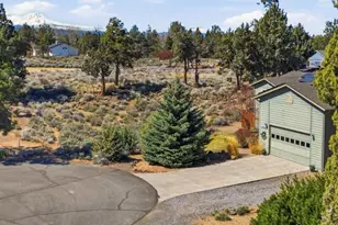 20784 Arago Cir, Bend, OR 97703 - Photo 1