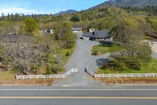 234 Lloyd Dr, Grants Pass, OR 97526 - Photo 1