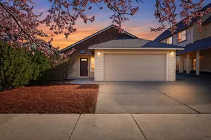 2879 NE Jackdaw Dr, Bend, OR 97701 - Photo 1