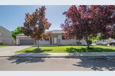 2702 Eagle Creek Drive, White City, OR 97503 - Photo 1