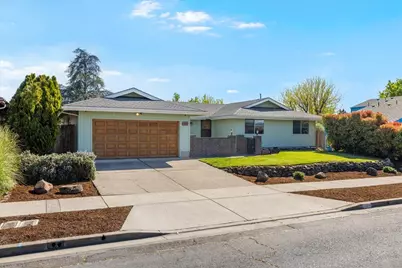 2384 Amaryllis Street, Medford, OR 97504 - Photo 1
