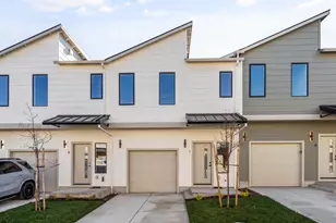 2028 Sunset Dr, Medford, OR 97501 - Photo 1