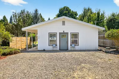700 Hueners Lane, Jacksonville, OR 97530 - Photo 1