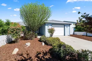 943 Hopkins Rd, Central Point, OR 97502 - Photo 1