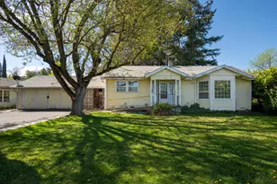 1467 S Stage Rd, Medford, OR 97501 - Photo 1