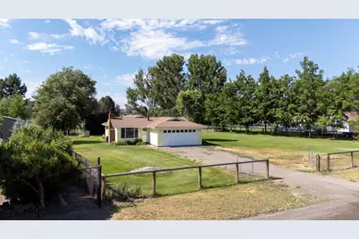 3992 NW Xavier Avenue, Redmond, OR 97756 - Photo 1
